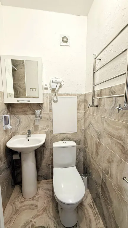 Не студия, отдельная спальня + видно море из окна