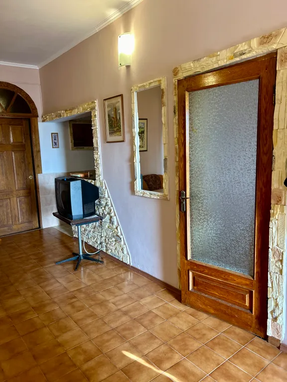 Квартира Двухкомнатная квартира с двором — Ялта