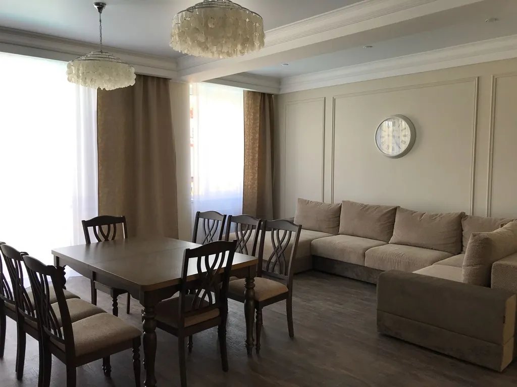 Двухуровневые апартаменты Мандарин парк