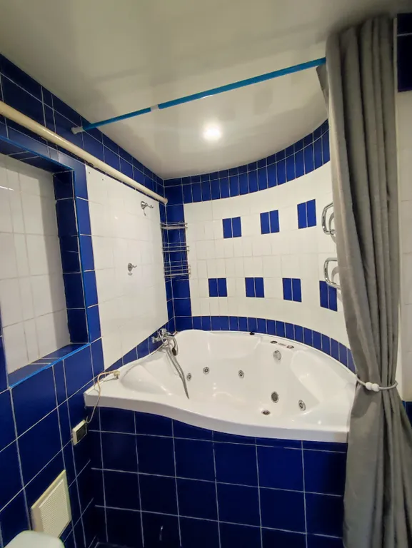 Студия с джакузи