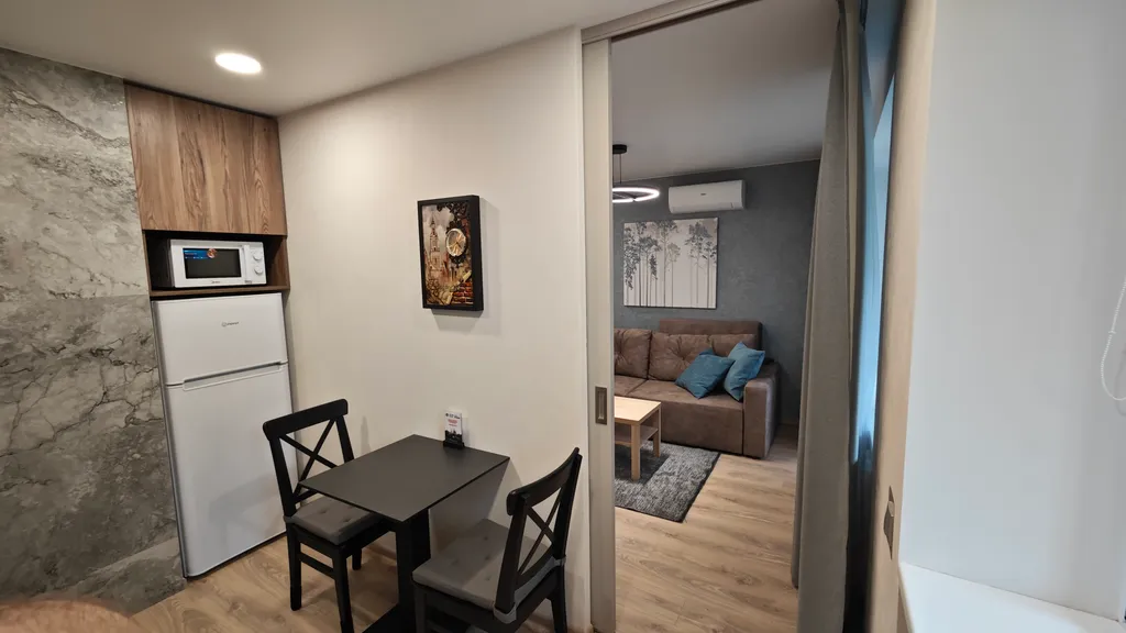 Современная однокомнатная квартира на набережной Двины