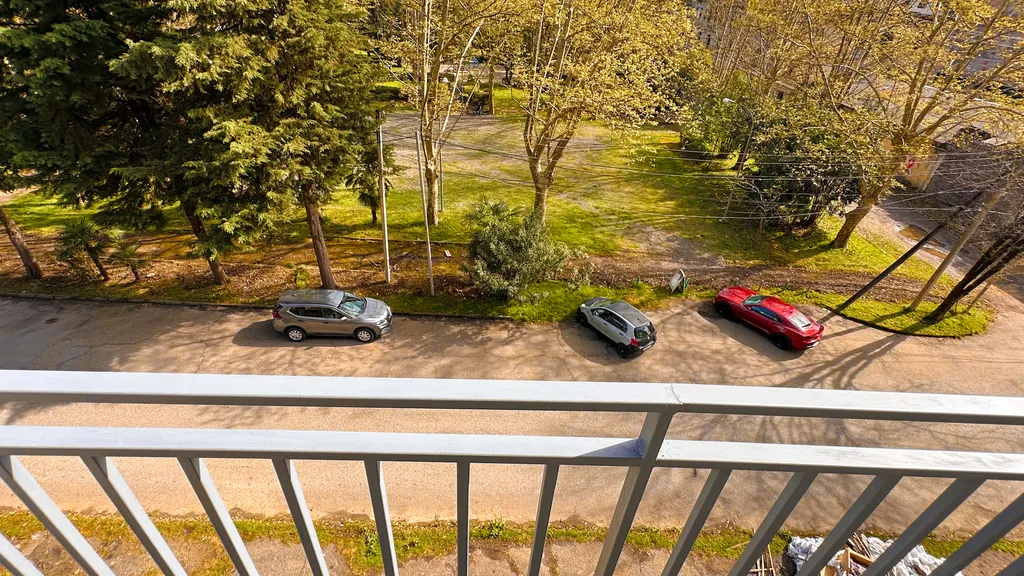 Светлая и просторная квартира в центре города Сухум