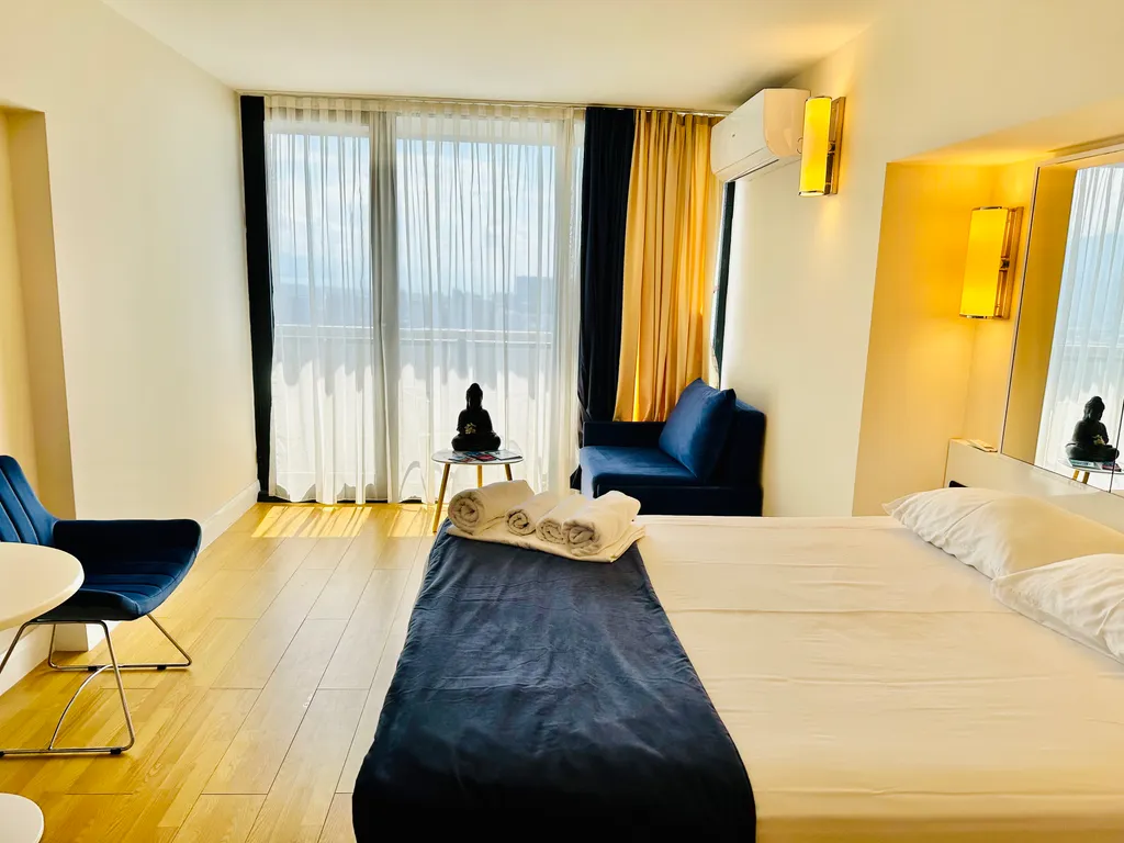 Sea Sunset Residence 43 floor