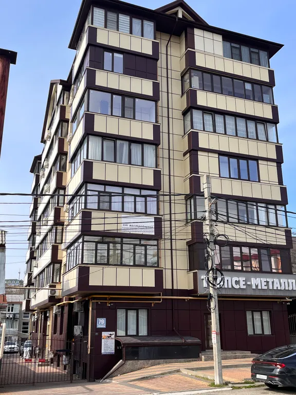 Квартира с балконом на центральной улице города