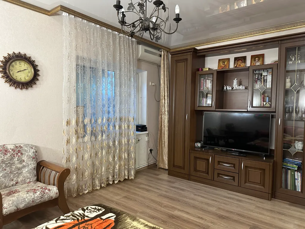 Дом под ключ с бассейном и стоянкой для авто на пл. Первомайской