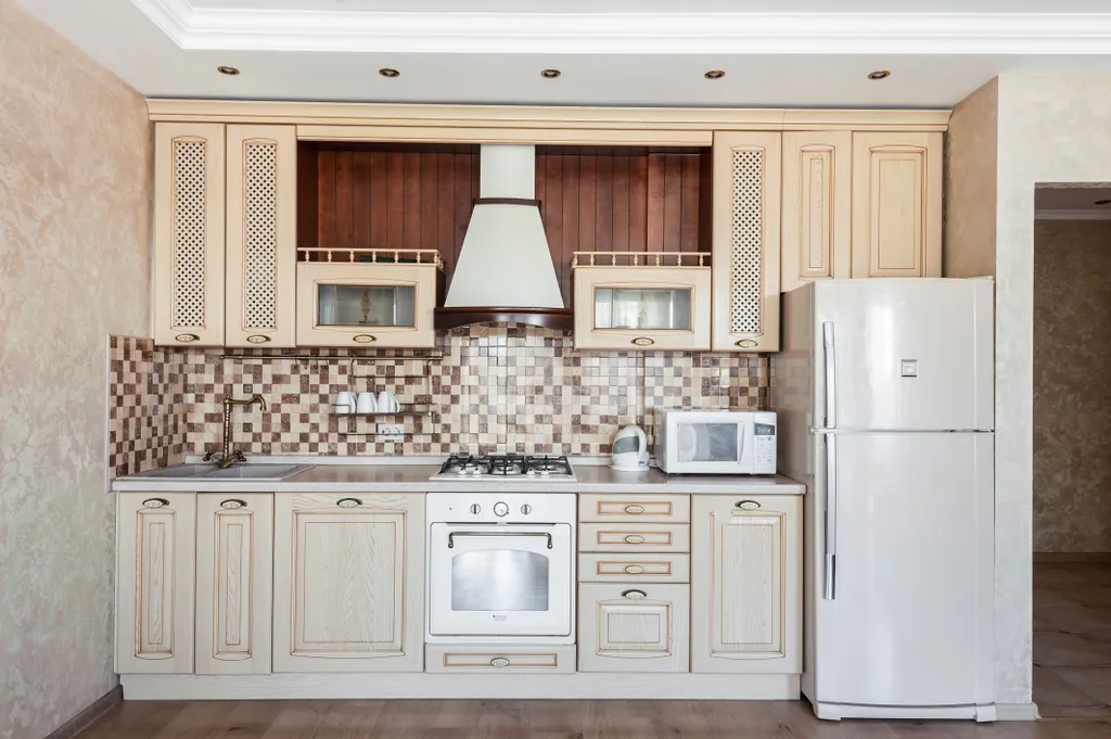 Просторная 3-кoмнатная квapтиpa с панорамными окнами в тихом центре