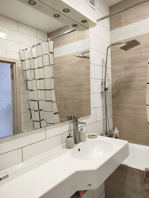 Просторная двухкомнатная квартира в центре города