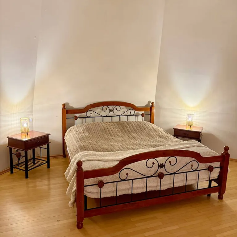 Просторная двухуровневая квартира с джакузи