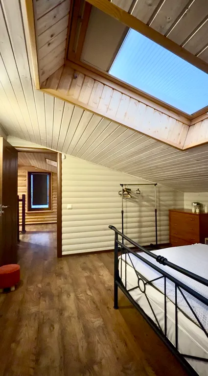 Двухуровневая мансарда с видом на Замок