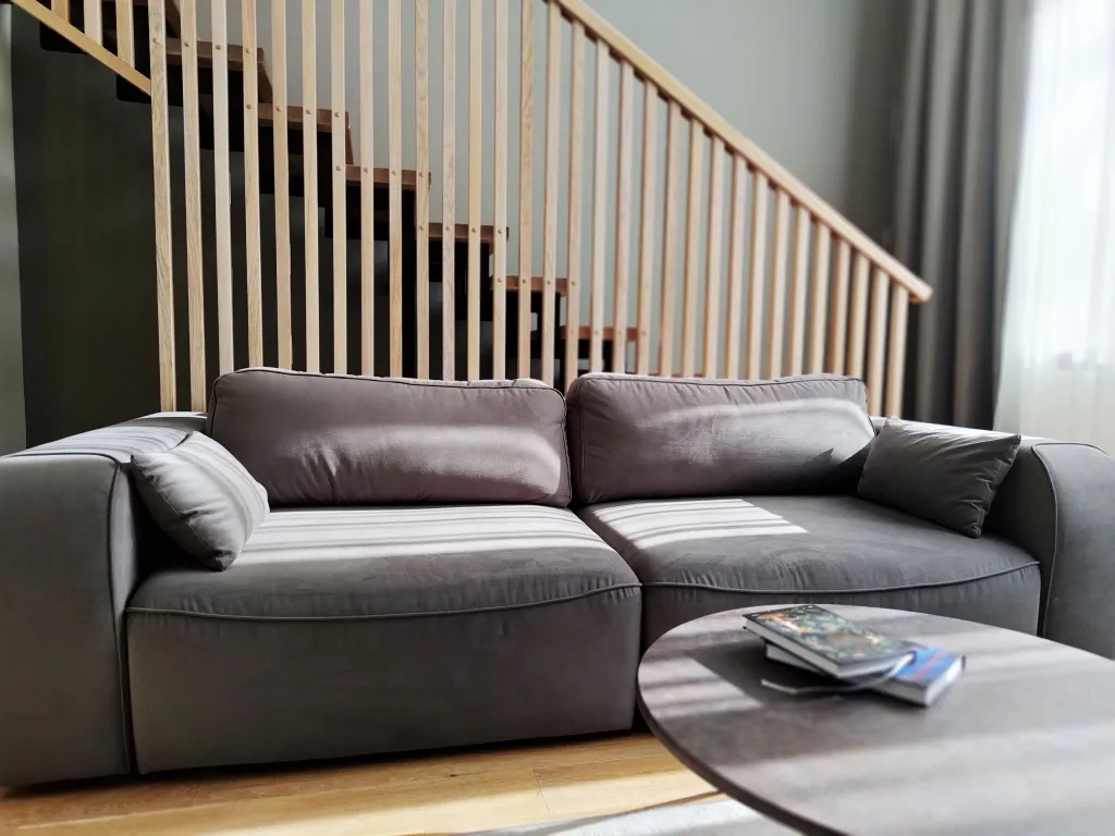 Дизайнерский двухуровневый апартамент с панорамным окном