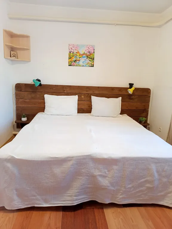 Уютный дом у леса