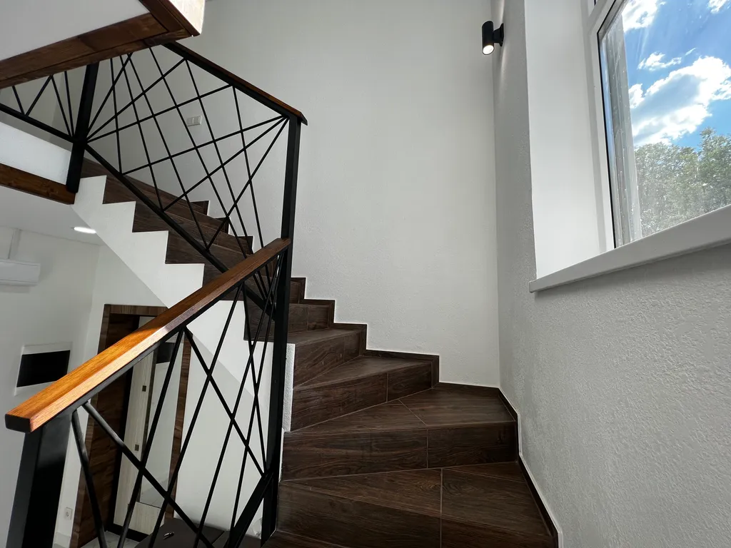 Уютный новый дом недалеко от моря