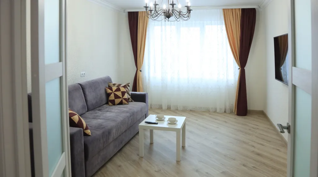 2-комнатная возле ТЦ Корона