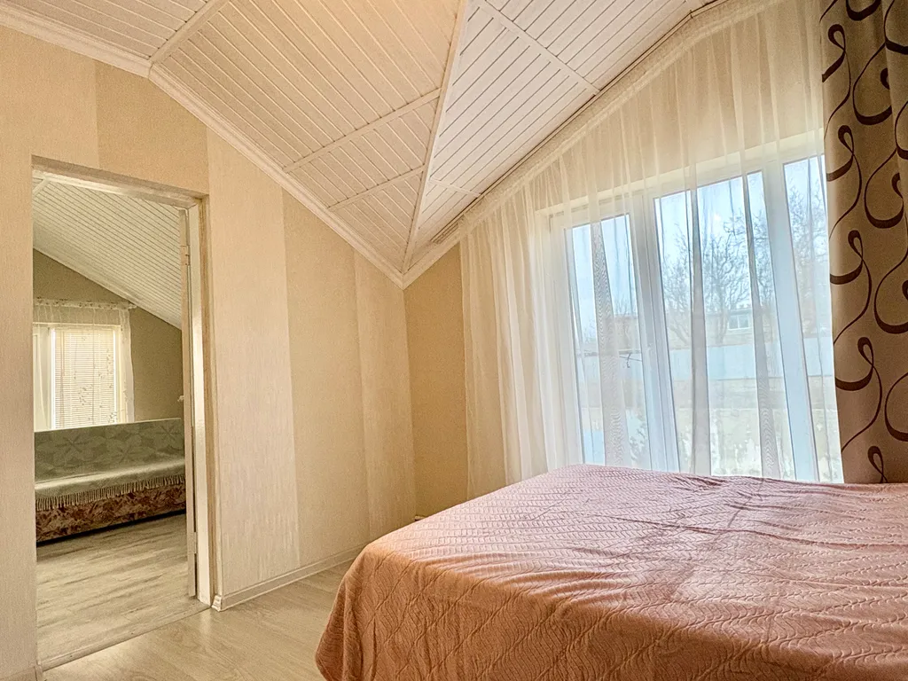 Двухклмнаиный пятиместный номер 100 метров до моря со своей кухней