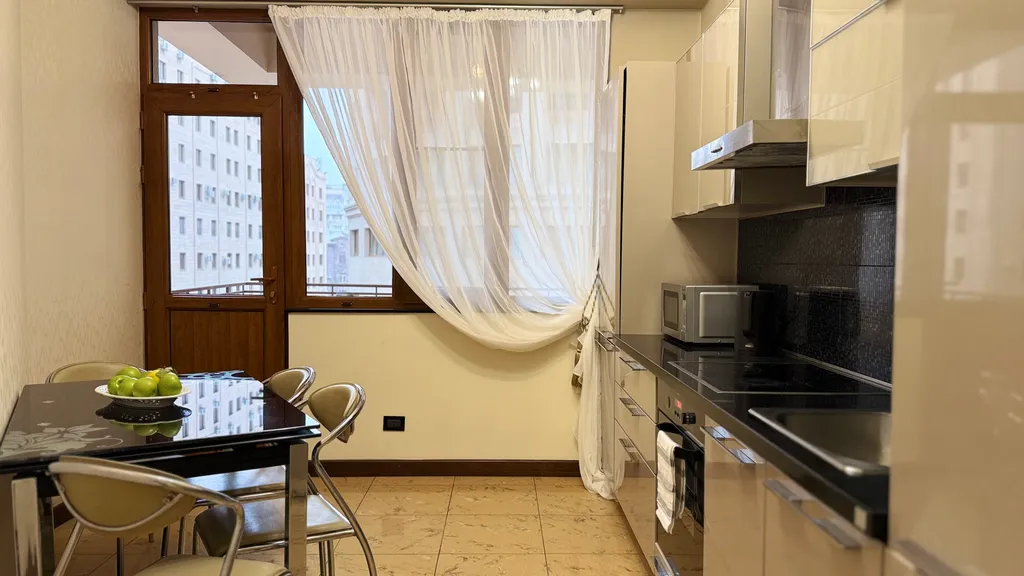 Семейные апартаменты с 2 спальнями и видом на город в центре