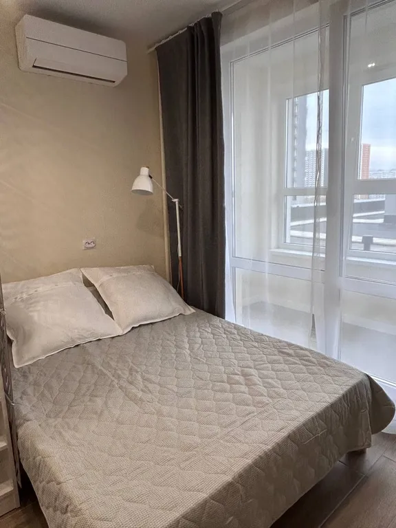 Южный персик с балконом