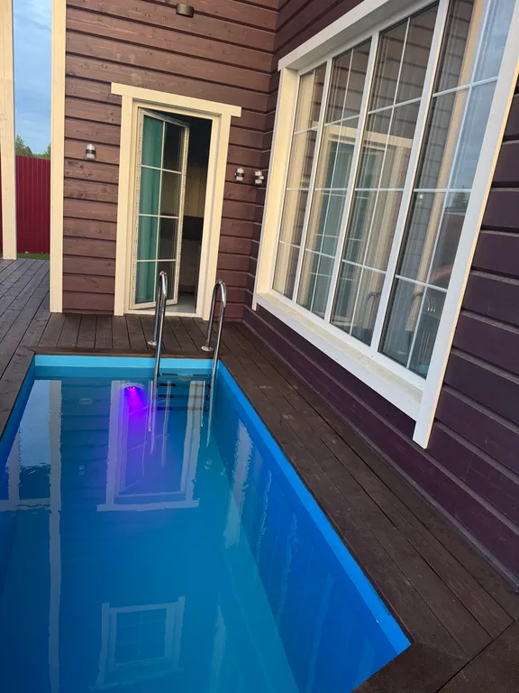 Новый коттедж с сауной и бассейном