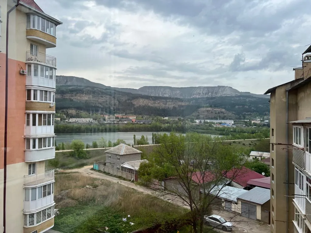 Уютная квартира с видом на горы в районе Нового озера