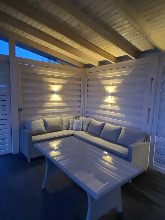 Дом с чаном и видом на реку в стиле A-Frame