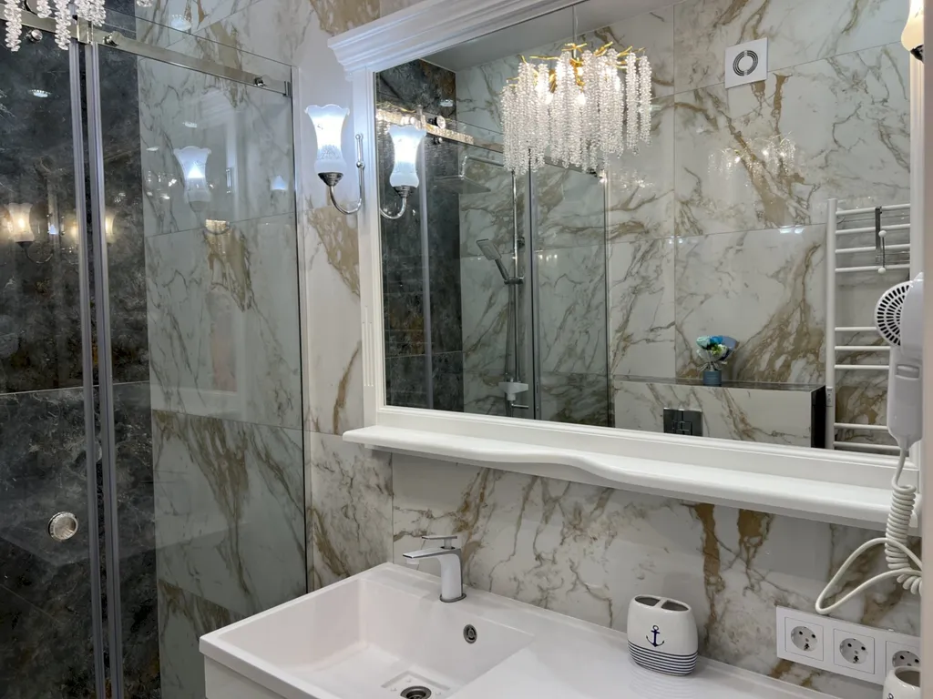 Квартира с балконом и видом на открытое море, Толстый мыс