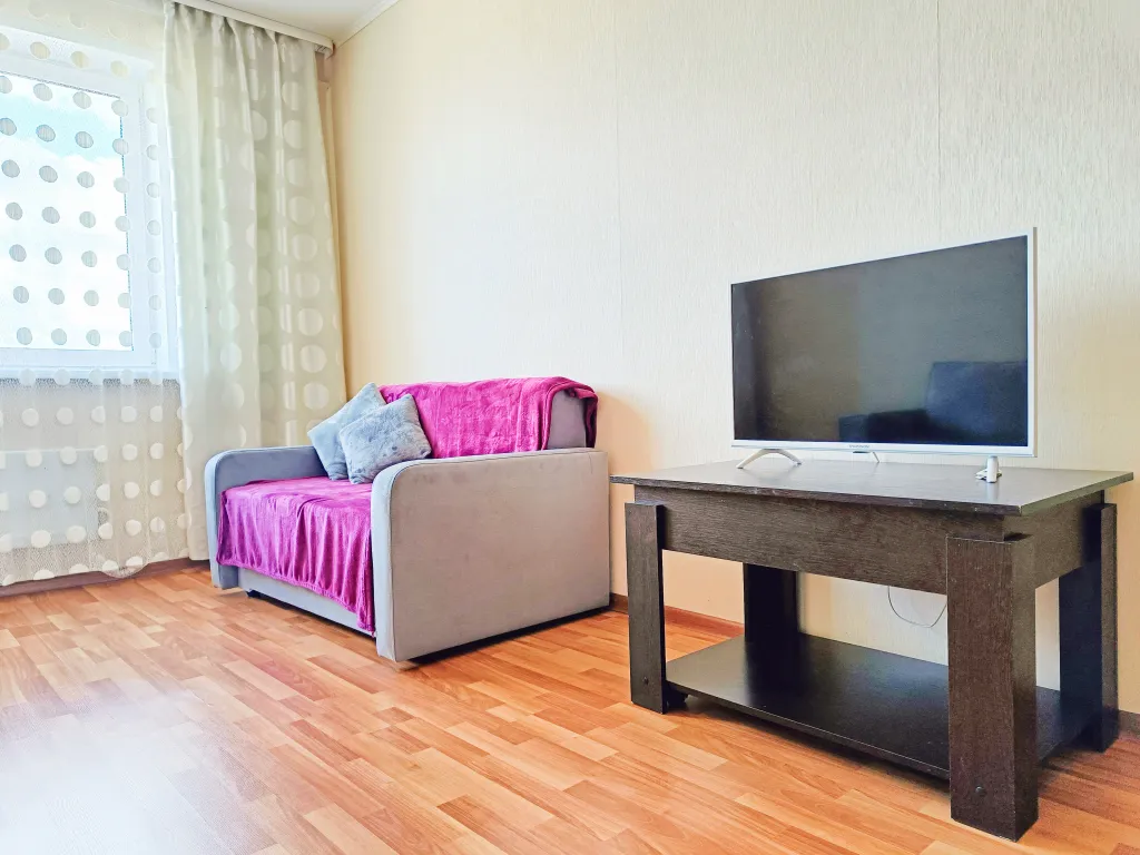 Двухкомнатная квартира на Склизкова