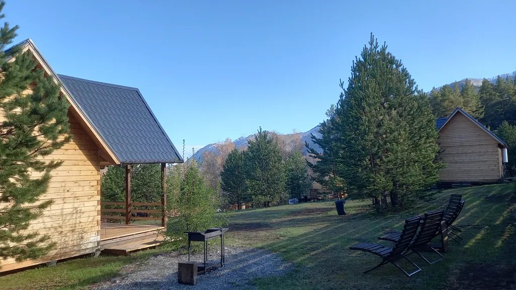 Кедровый коттедж в живописном месте Чемала