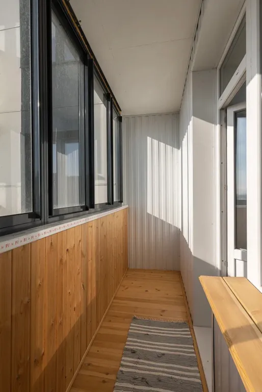 Стильная студия с видом на лес