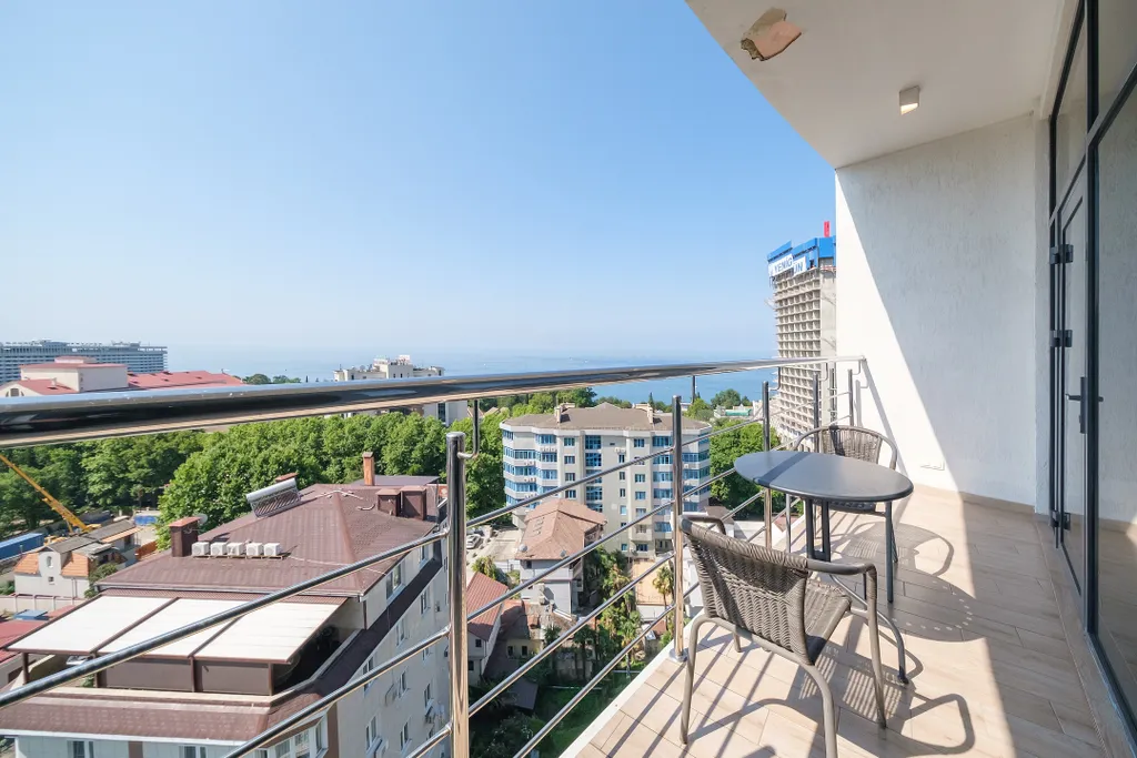 Стильная студия с видом на море