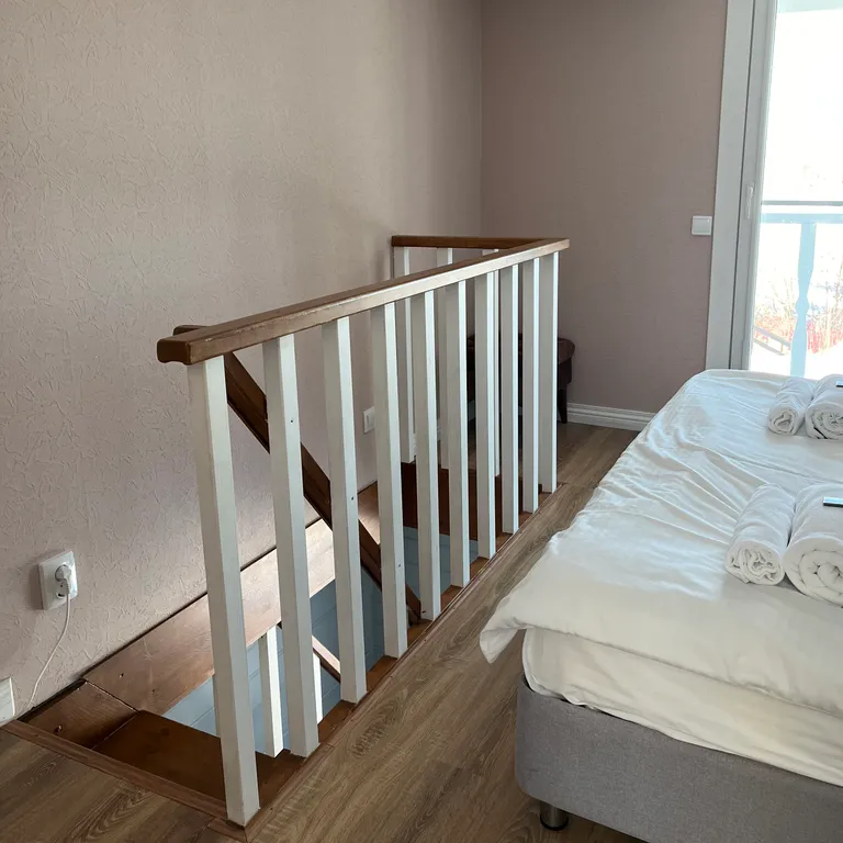 Sampo, двухэтажный дом с гостиной и видом на озеро в Карелии