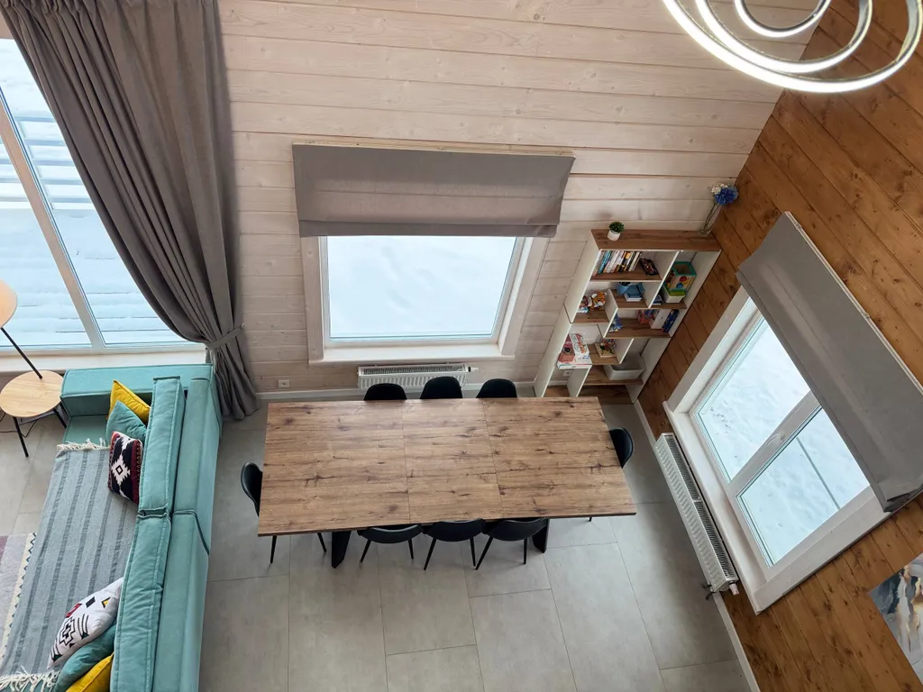 Большой дом с видом на озеро, 3 спальнями, сауной и детской площадкой