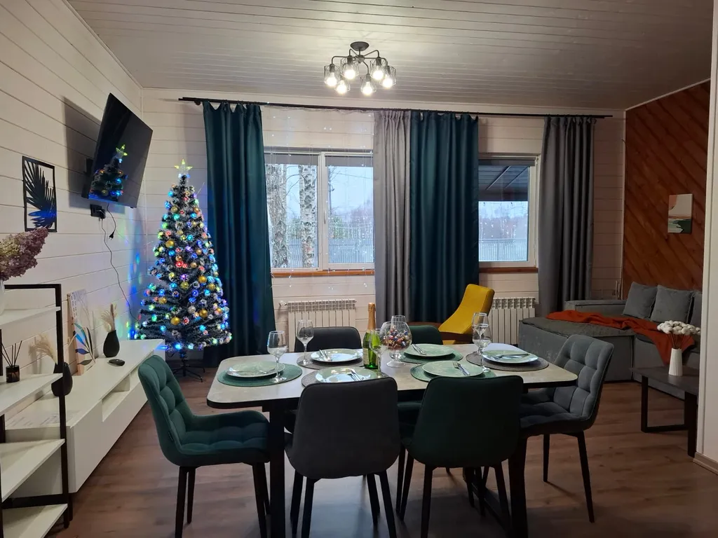 Коттедж Загородный дом у реки в лесу — Горки