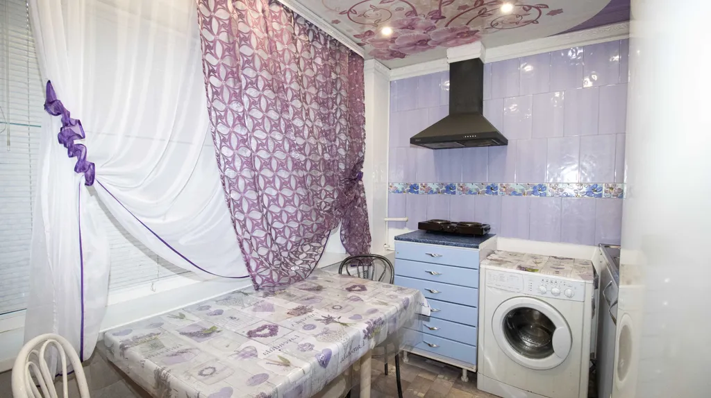 Трёхкомнатная квартира в районе горпарка и ФОК