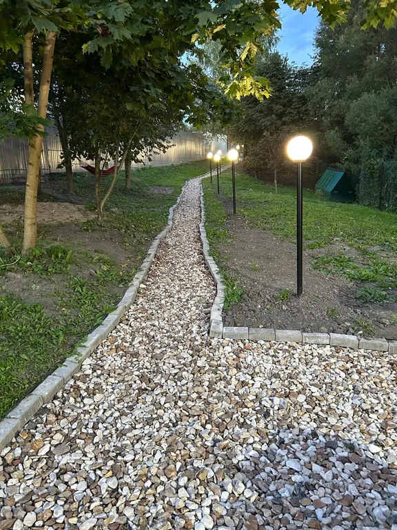 Уютный домик рядом с речкой