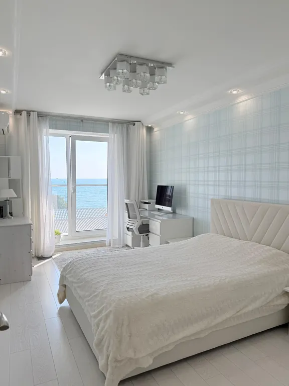 Трехкомнатная квартира в Панорама Парк