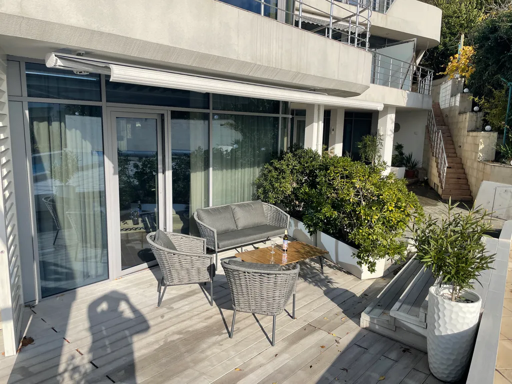 Апартаменты с видом на море и горы