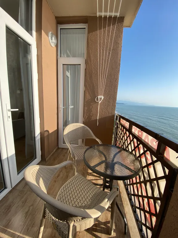 Апартамент на набережной с видом на море