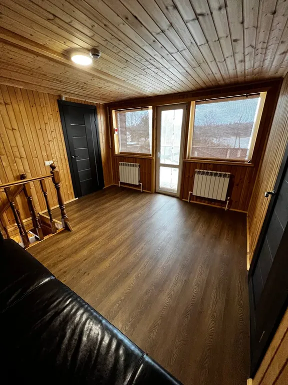 Коттедж Уютный коттедж на берегу озера — Луга