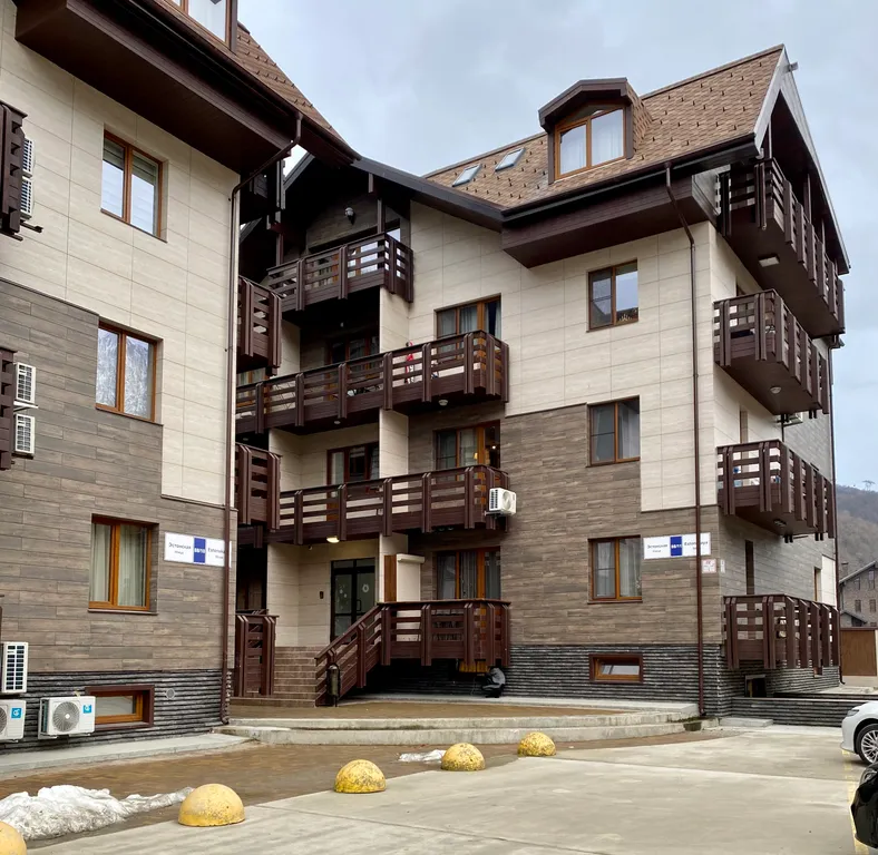 Стильный апартамент с выделенной спальней в центре