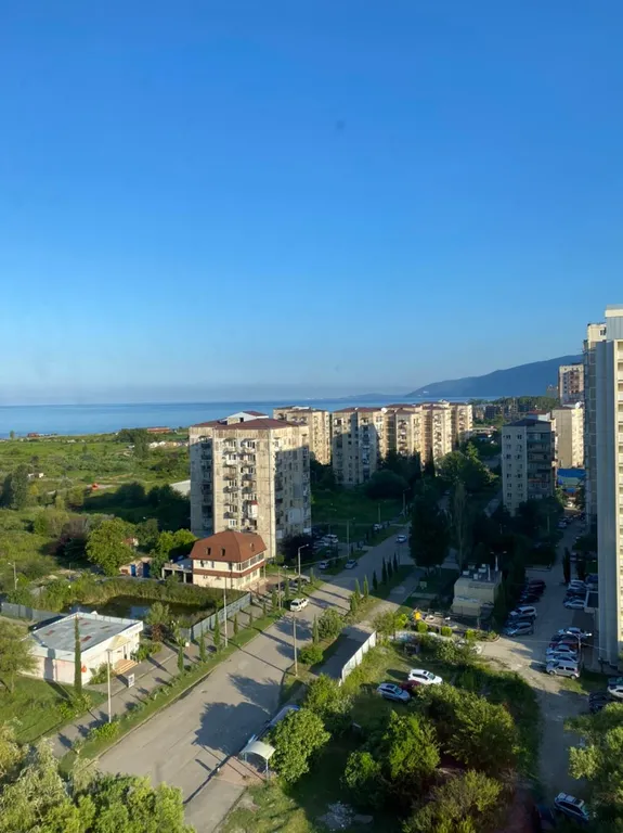 Уютная трёхкомнатная квартира город Гагра со всеми удобствами.