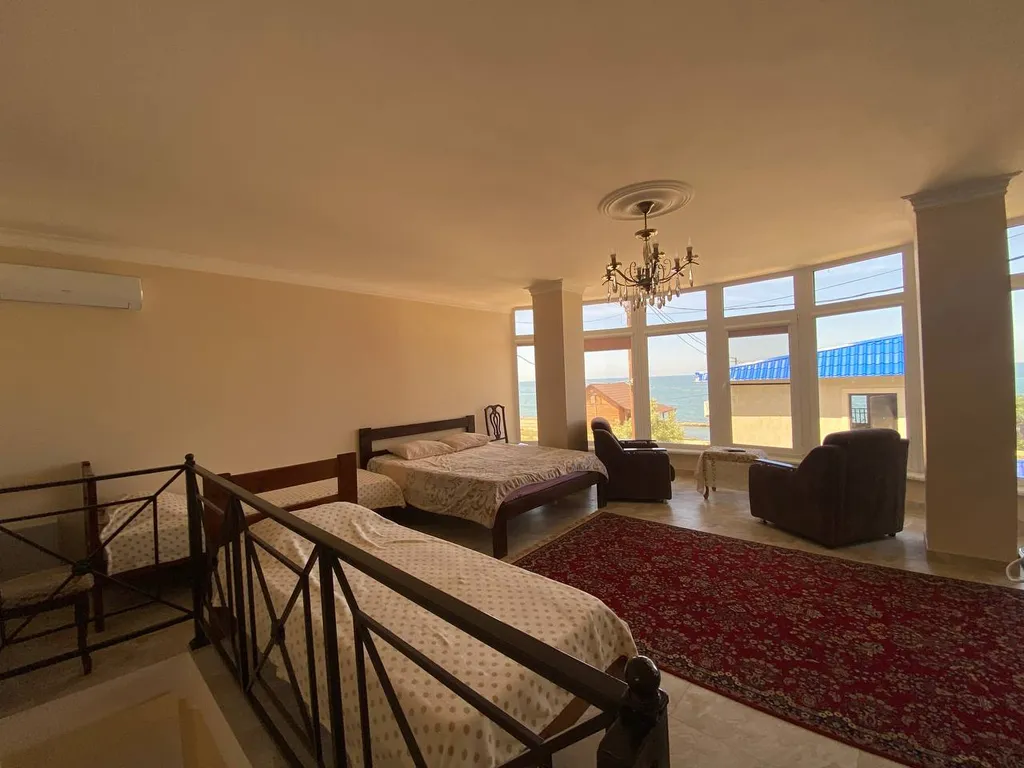 Двухуровневый коттедж у моря