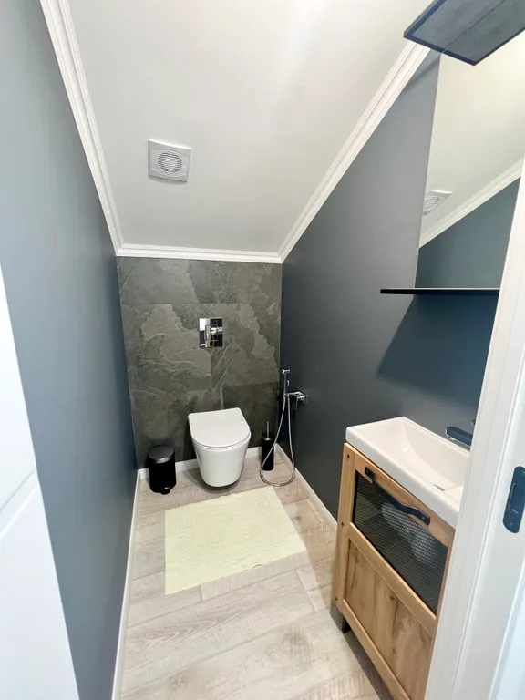 Двухуровневая евротрешка возле моря