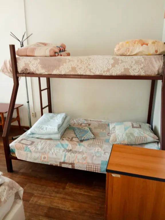 Пятиместный номер с окном