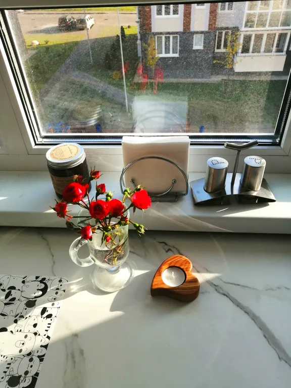 Каждому гостю подарок