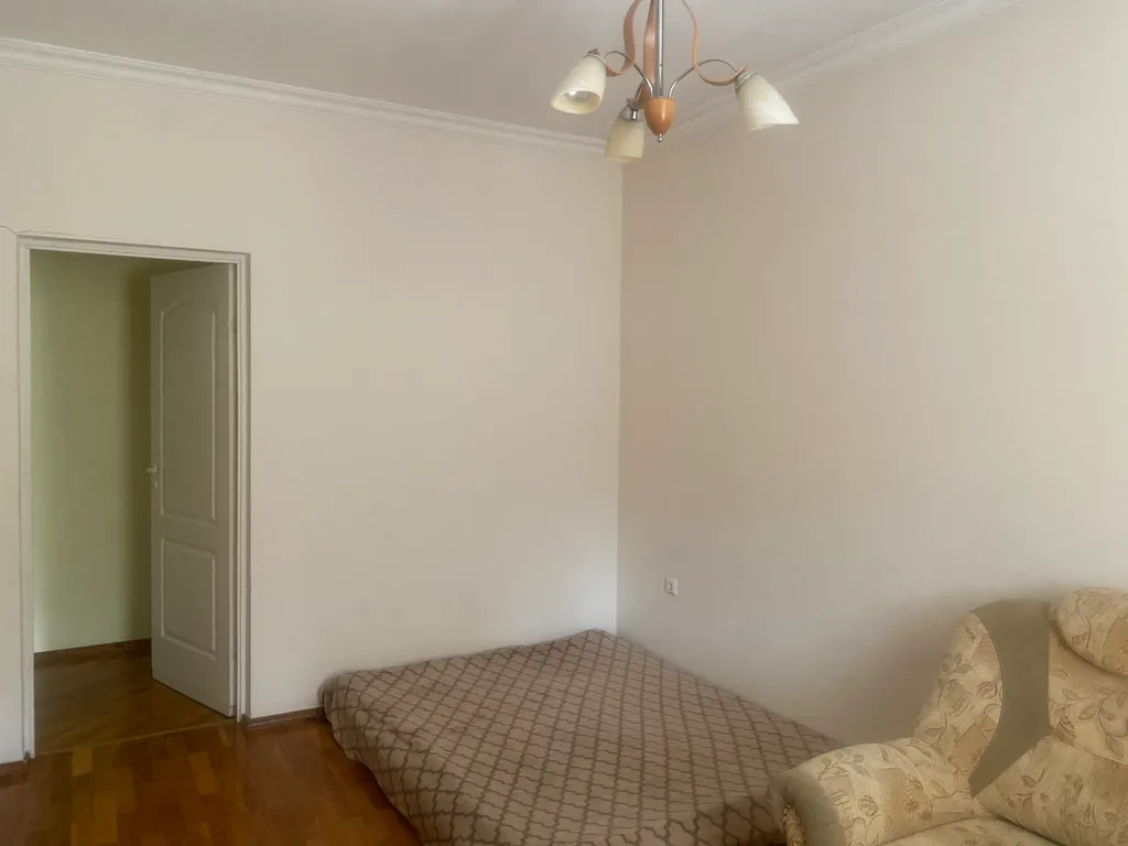 Отдельный большой дом в курортной зоне, с беседкой и мангалом.