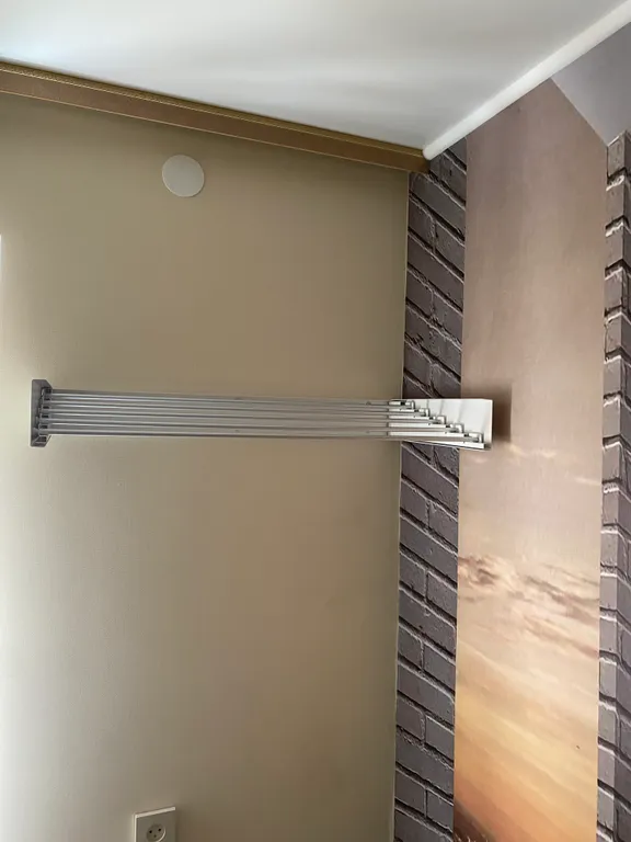 Маленькая студия рядом с лесом