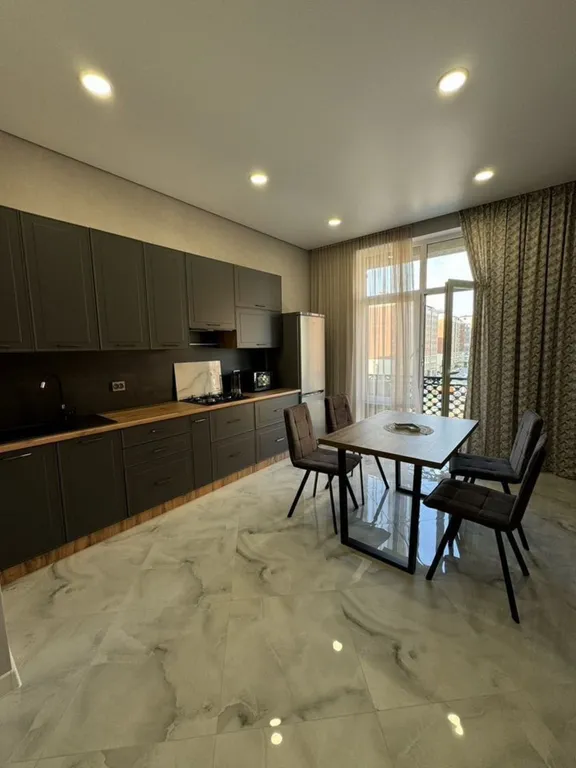 Квартира с ремонтом в элитной новостройке