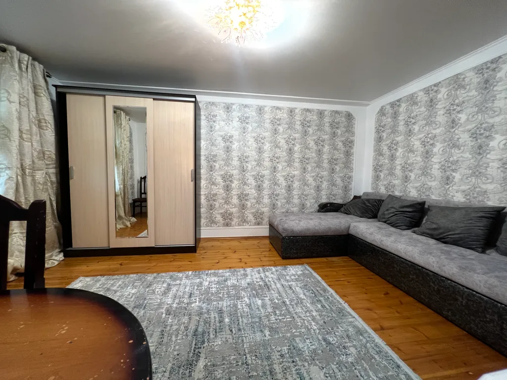 Огромная 4-комнатная квартира