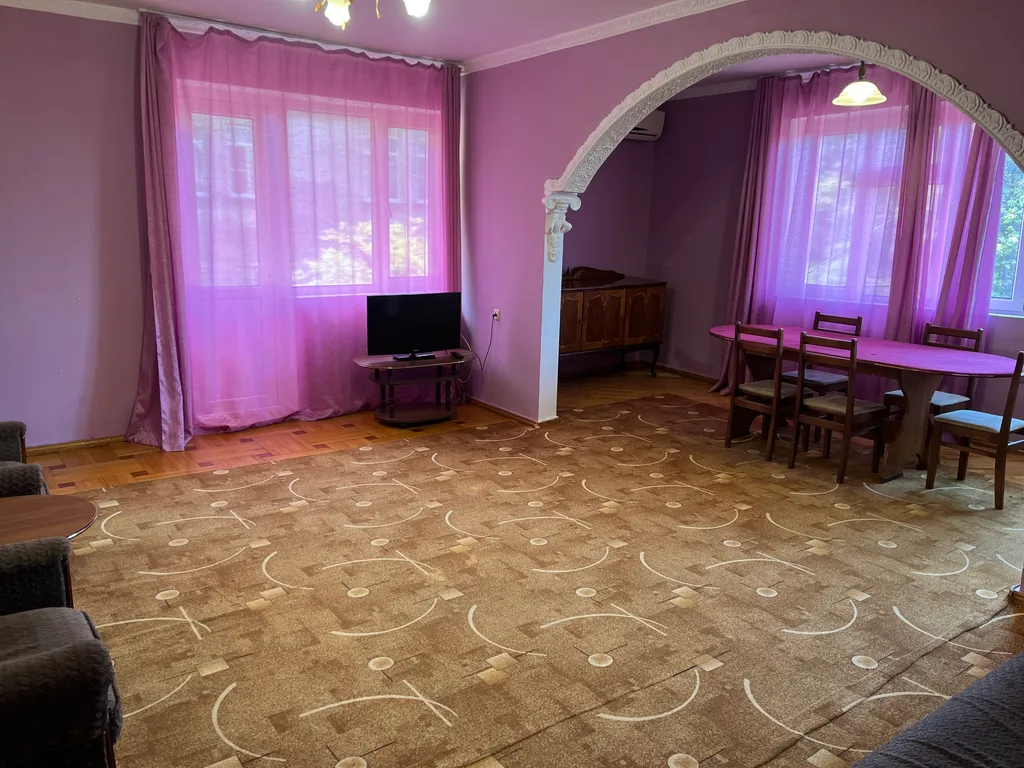 Большая и уютная квартира для приятного отдыха на море — аренда посуточно в Сухум