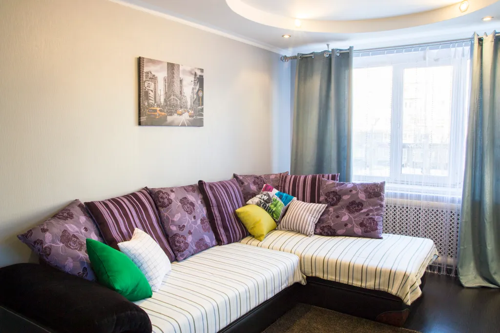 Квартира Уютная квартира с подсветкой рядом с парком — Омск