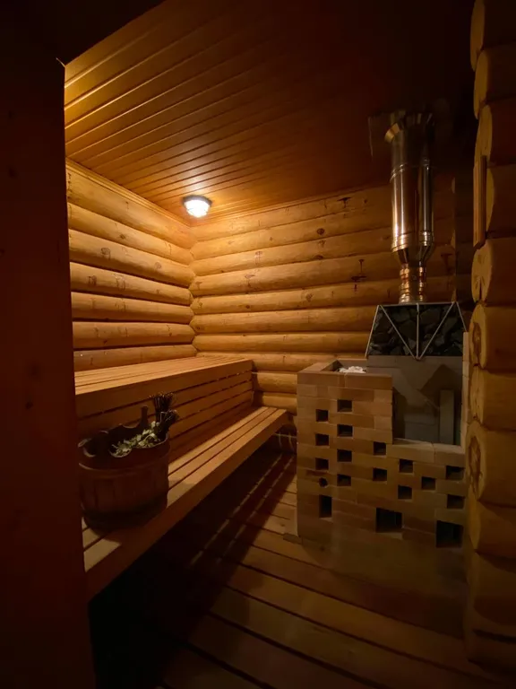 Аквамарин - гостевой комплекс с подогреваемым бассейном